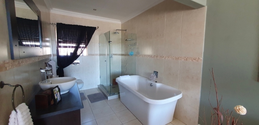4 Bedroom Property for Sale in Strelitzia Park Eastern Cape